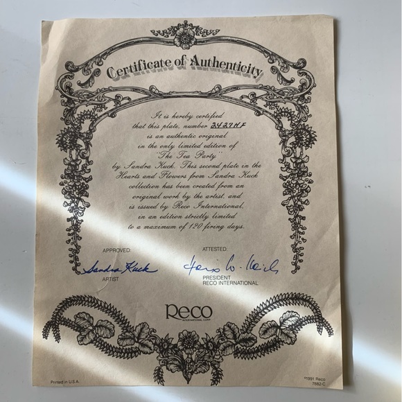 Sandra Kuck The Tea Party collector plate with stand - Picture 5 of 5